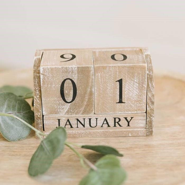 5.5x3.5x2.75 Wooden Block Stand (Calendar) Bn/Bk