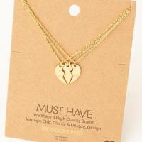 Best Bitches Heart Pendant Necklace Set - Image 3